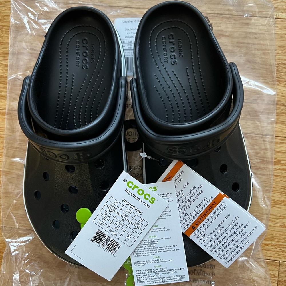 CROCS Classic Clog in Black - Picture 4 of 8